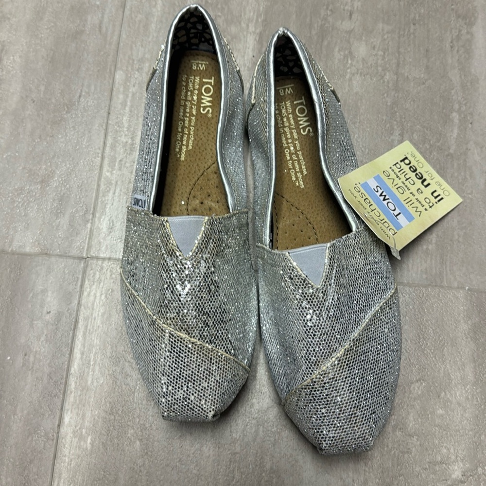 Tom’s shoes